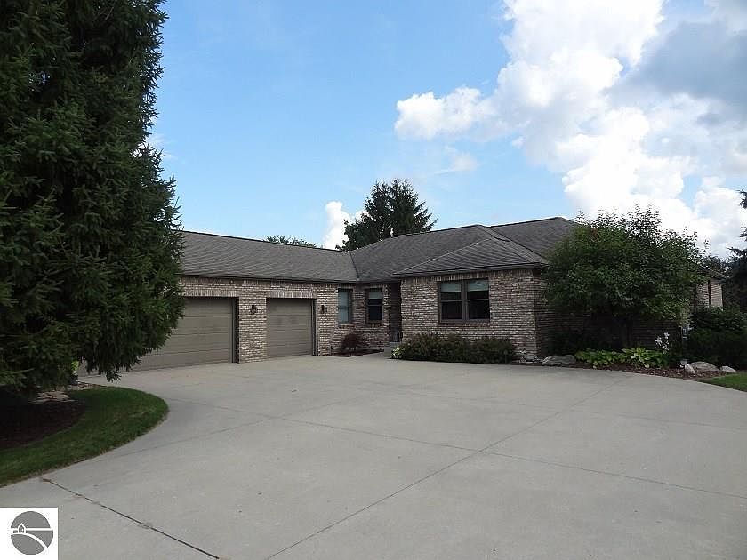 1st image of 5058 Arrowhead Cir