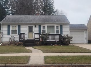 1921 32nd St, Two Rivers, WI 54241