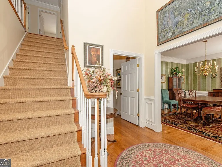 10315 Crescent Ridge Dr — Photo 2