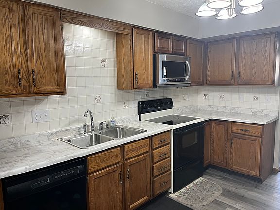 2nd image of 7484 Colosseum Dr #9