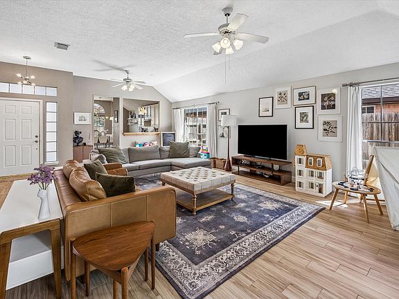 3rd image of 12207 Canterhurst Way