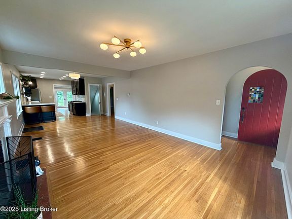 5th image of 116 Claremont Ave