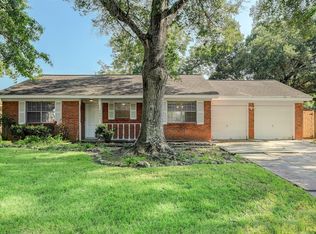 5002 Cedar Creek Dr, Dickinson, TX 77539
