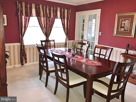 5th image of 105 Canaan Ct