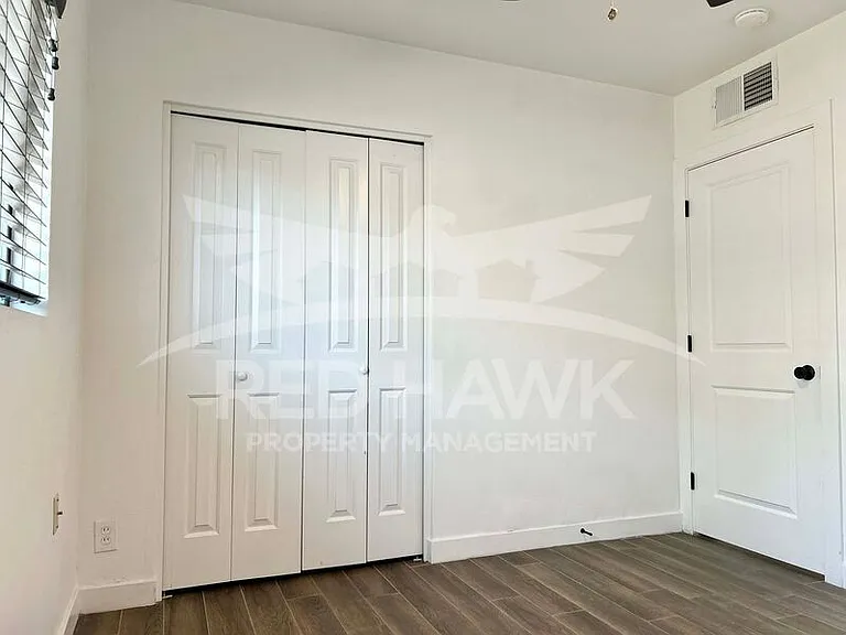 119 S Catalina St — Photo 16
