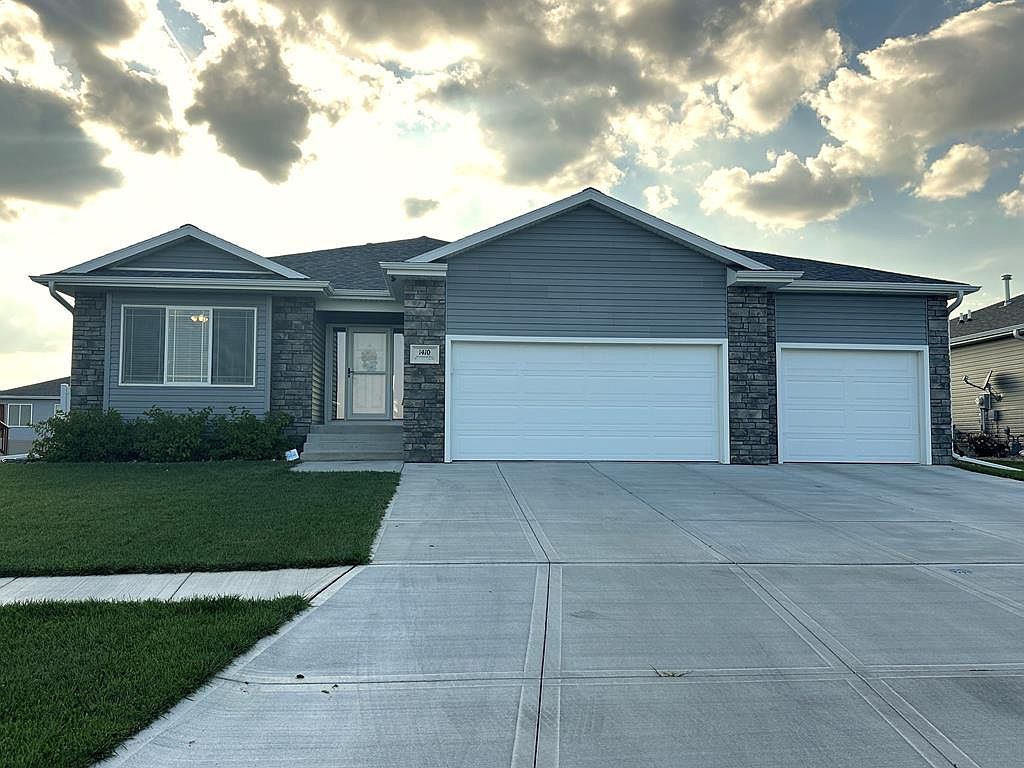1410 Stonewood Ave, Grand Island, NE 68803 MLS 20231884 Zillow