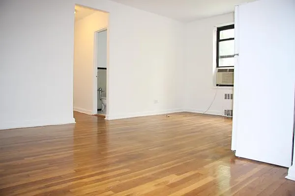 Rented by Lang Realty LLC | media 1