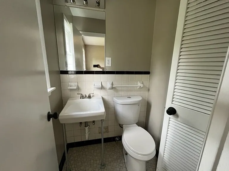 1513 Staunton Dr — Photo 9