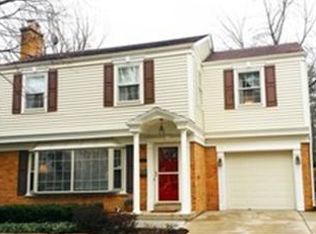 1223 E Woodford Pl, Arlington Heights, IL