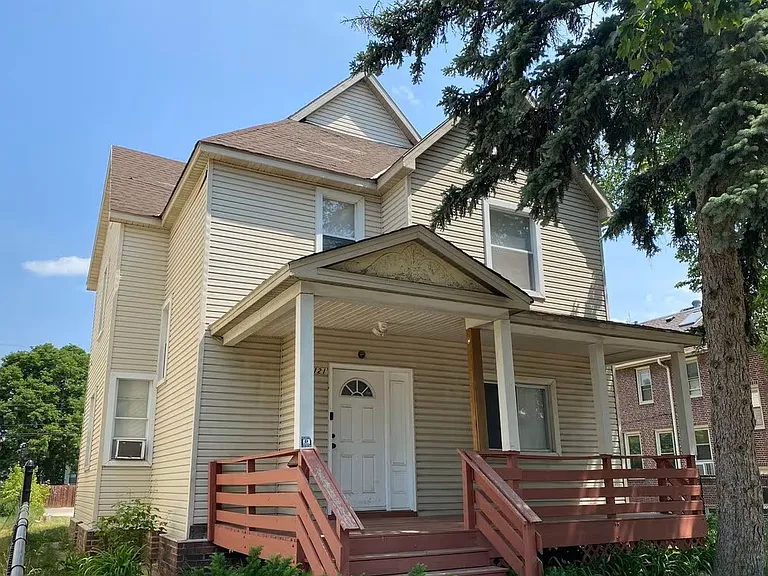 1121 7th St SE — Photo 19