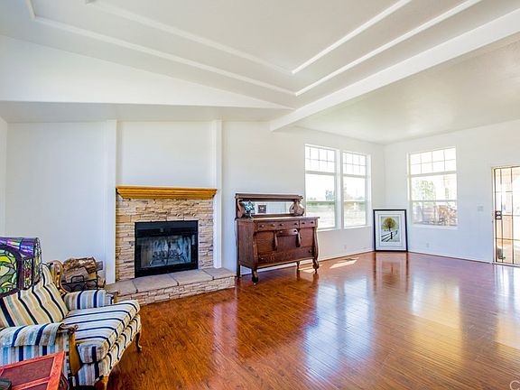 5th image of 49655 Paiute Ct