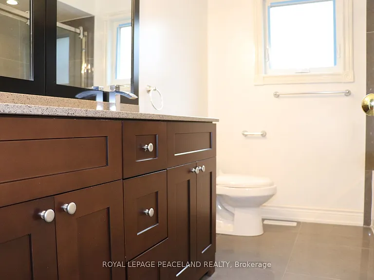 609 Walpole Cres — Photo 16