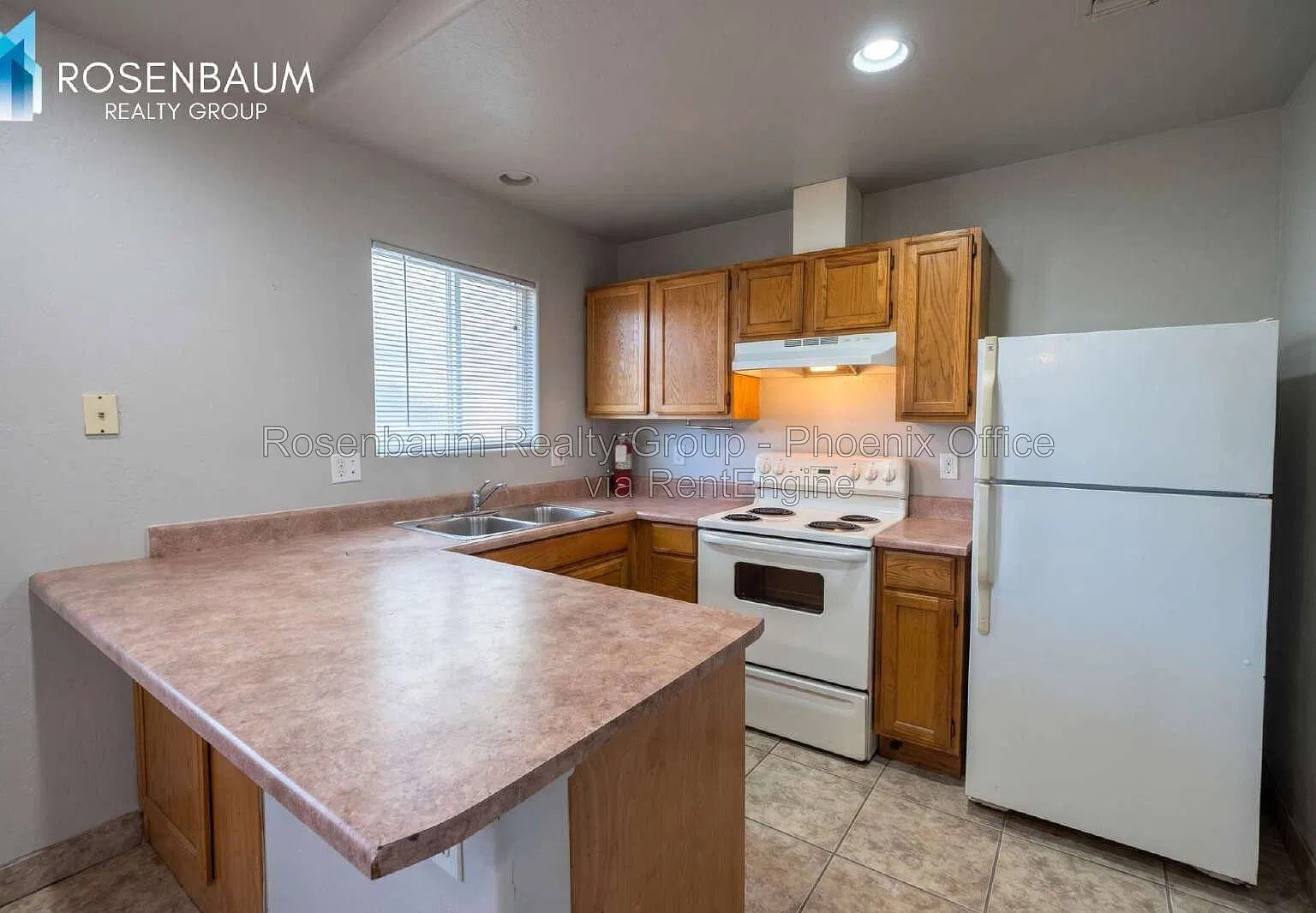 3 bed, 1.0 bath, 869 sqft, $1,498 — Photo 3