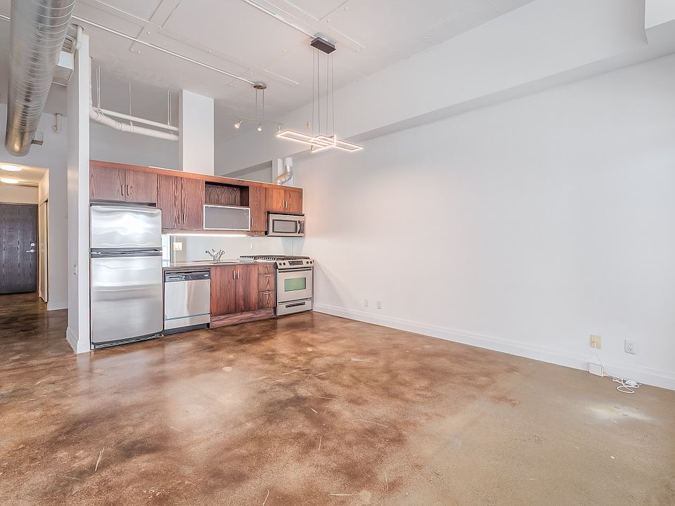 1st image of 233 Carlaw Ave #421