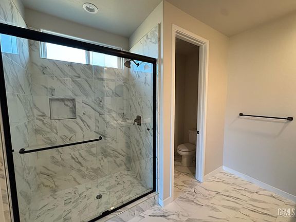 5th image of 11104 Alcazar Ave