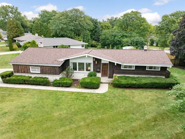 5491 Laura LANE, Greendale, WI 53129