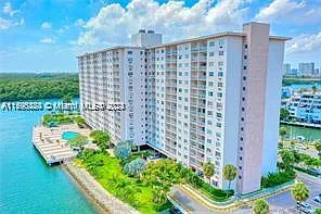 400 Kings Point Dr #307
