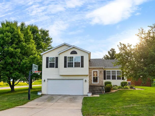 600 Shannon Dr, Heyworth, IL 61745