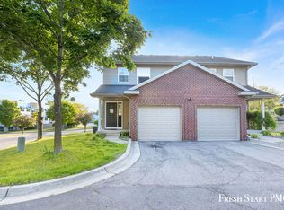 227 S Bridge St, Dewitt, MI 48820