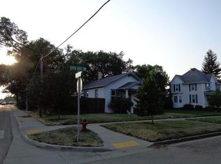 303 9th Ave SW, Mandan, ND 58554