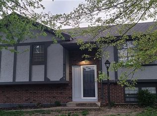609 Trant St, Edwardsville, KS 66111