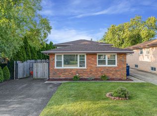 6437 W 82nd St, Burbank, IL
