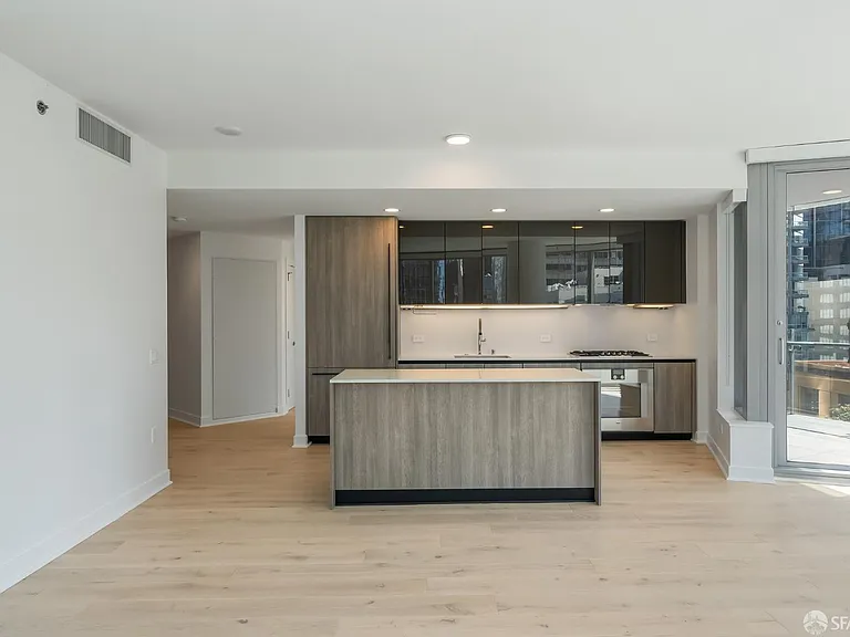 201 Folsom St #10A — Photo 4