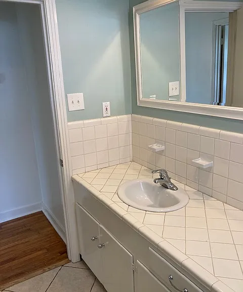 bathroom sink and mirror