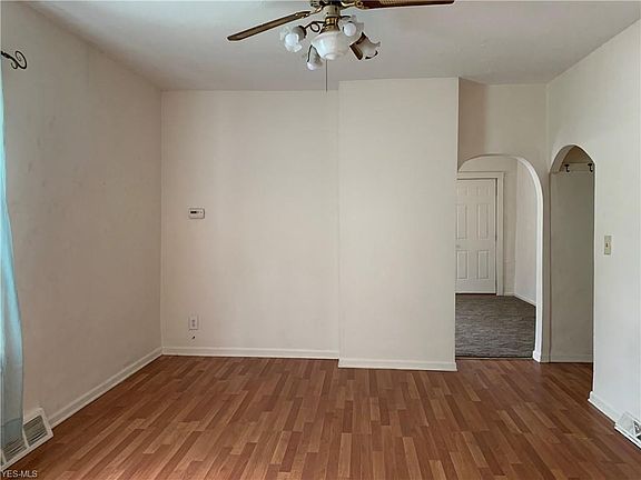 4th image of 122 Lafayette Ave
