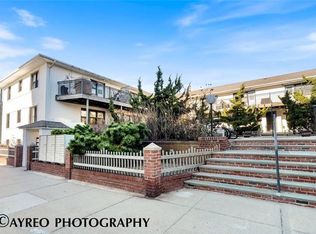 65 W Broadway APT 1A, Long Beach, NY 11561