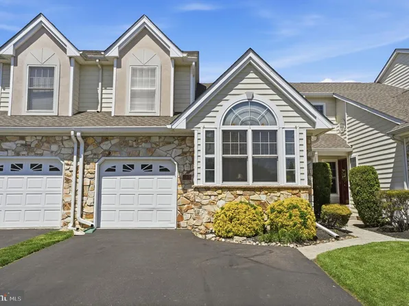 142 Grandview Dr, Ivyland, PA 18974