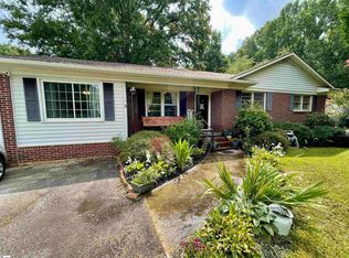 121 Fair Dr, Clinton, SC 29325