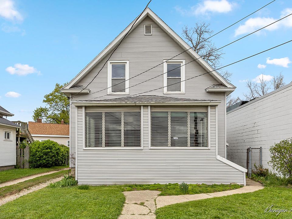 1st image of 2147 Plainfield Ave NE