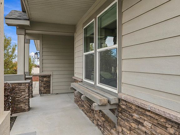 2nd image of 2816 Chelan Loop