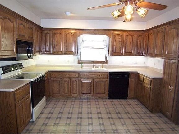 3rd image of 1359 Sunny Dale Ct