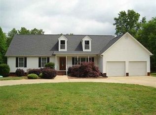 2974 Greenleaf Rd, Clover, SC 29710