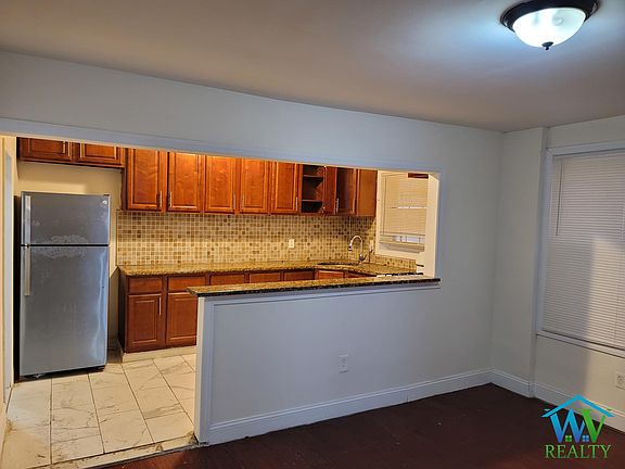 4th image of 3550 Carlisle Pl #1F