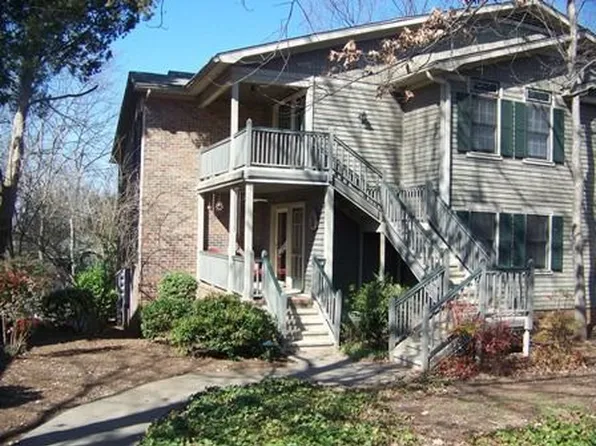 2076 Woodlawn Dr SW, Huntsville, AL 35802