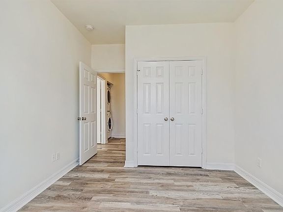 4th image of 1021 Grenshaw St #A