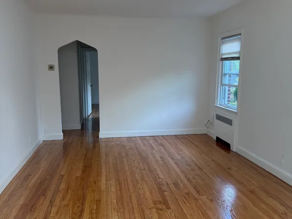 185-42 Chelsea St, Jamaica, NY 11432