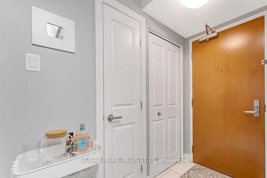 1 bed, $2,000 — Photo 2