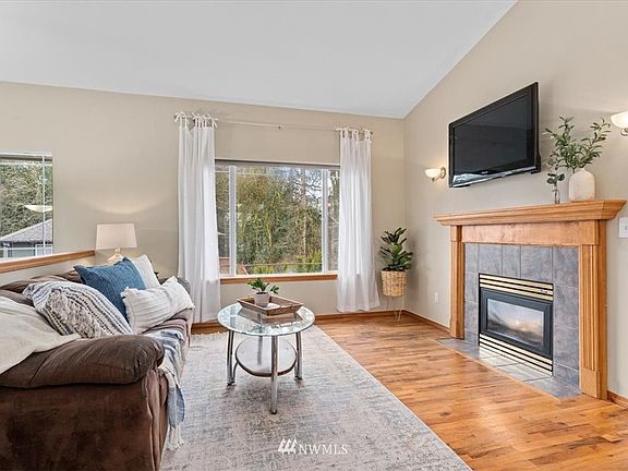 3rd image of 2812 93rd Ave NE
