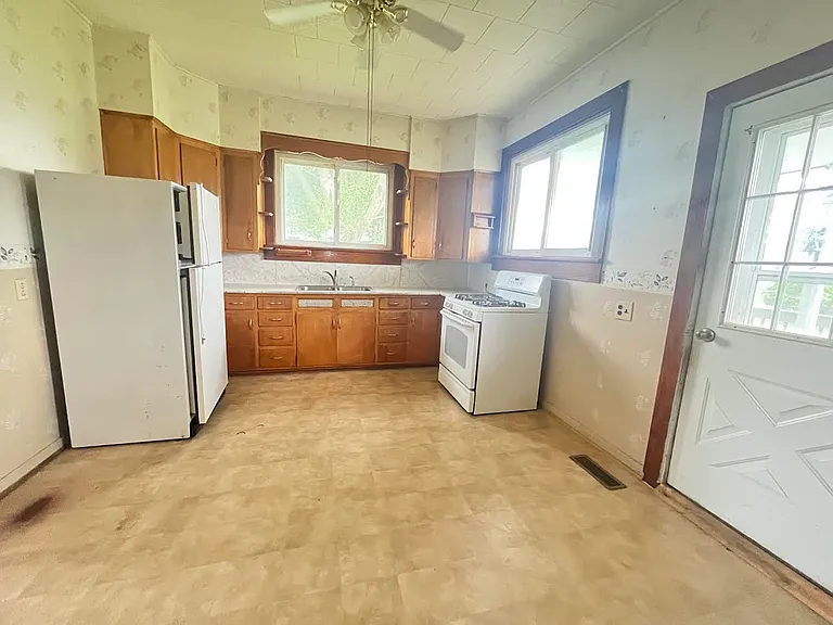 305 W Harrison St — Photo 10