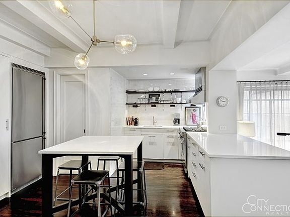 3rd image of 10 Park Ave #6KL