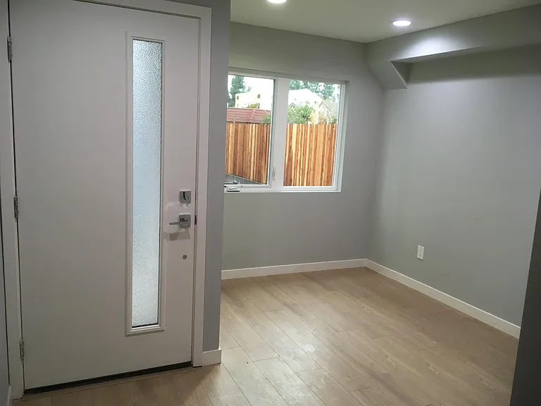 648 N Serrano Ave #1/2 — Photo 20