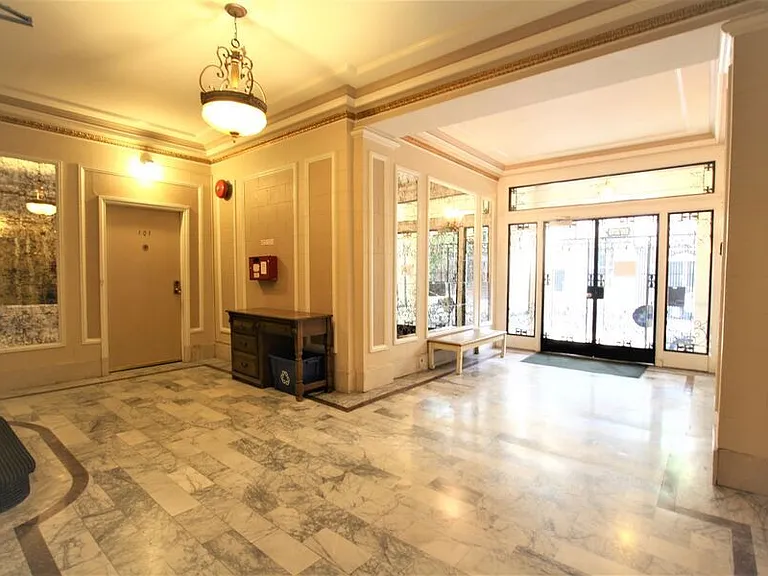 625 Leavenworth Street — Photo 23