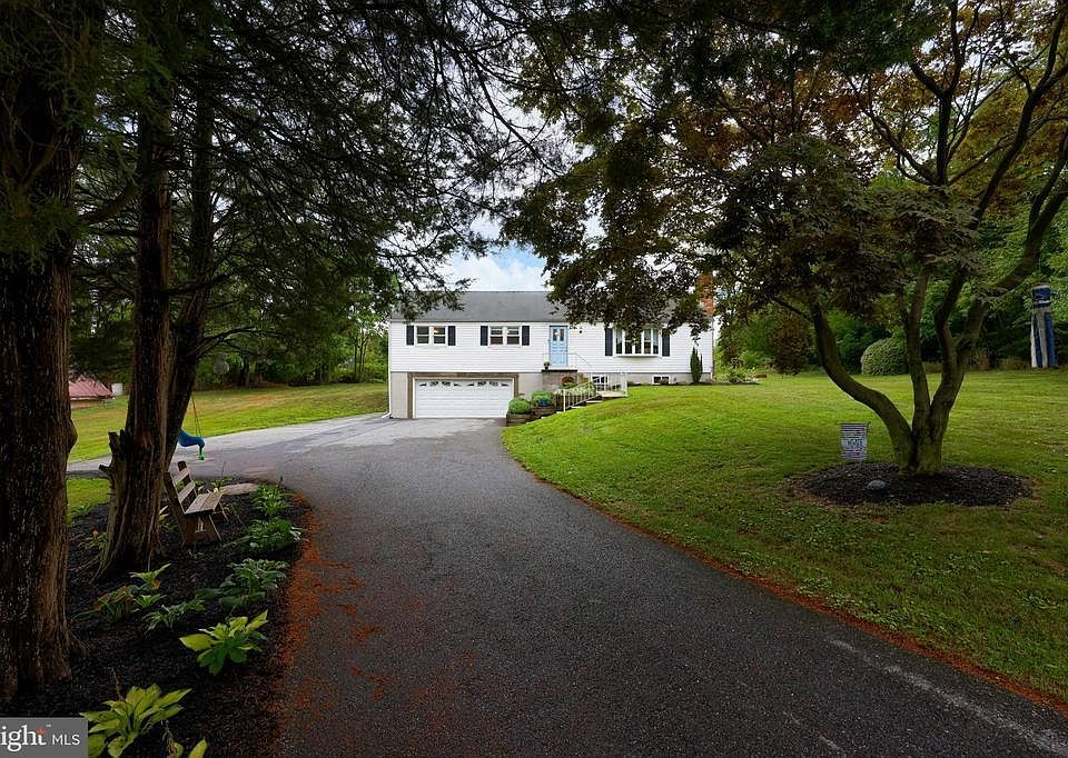 1st image of 943 Campus Rd