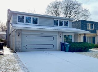 4915 Farwell Ave, Skokie, IL 60077