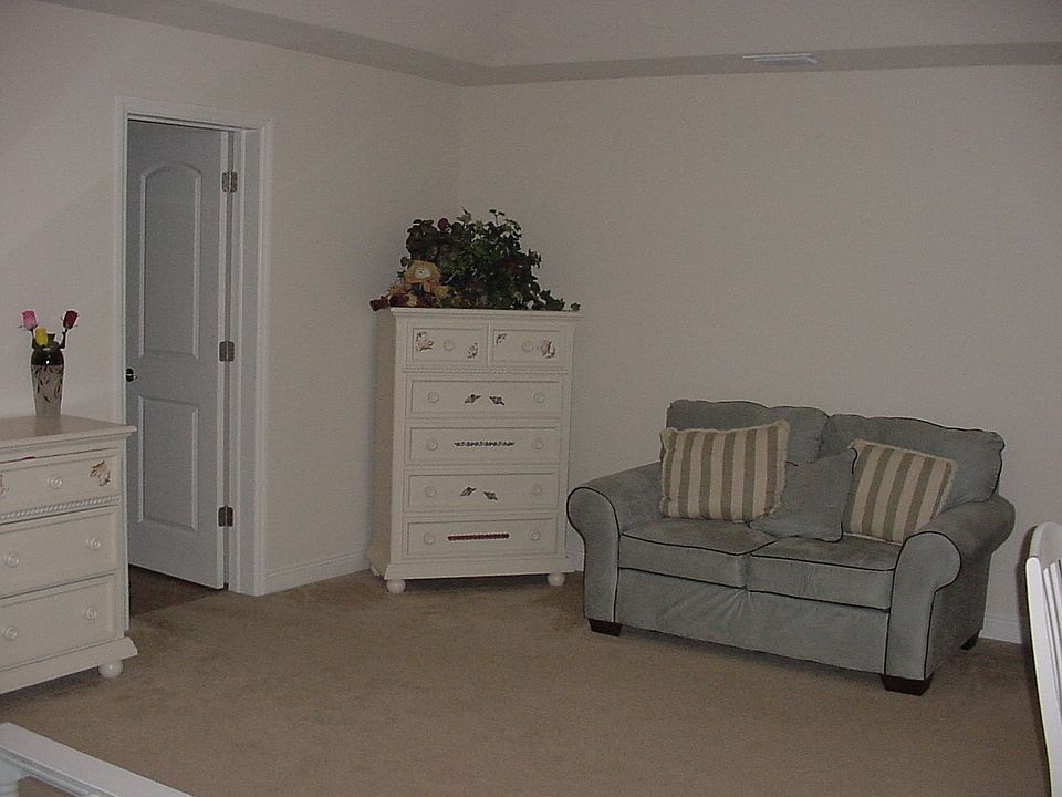 1st image of 1125 NE 35th Ter