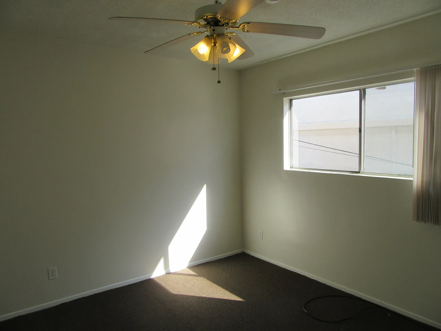 3 bed, 1016 sqft, $2,800 — Photo 3